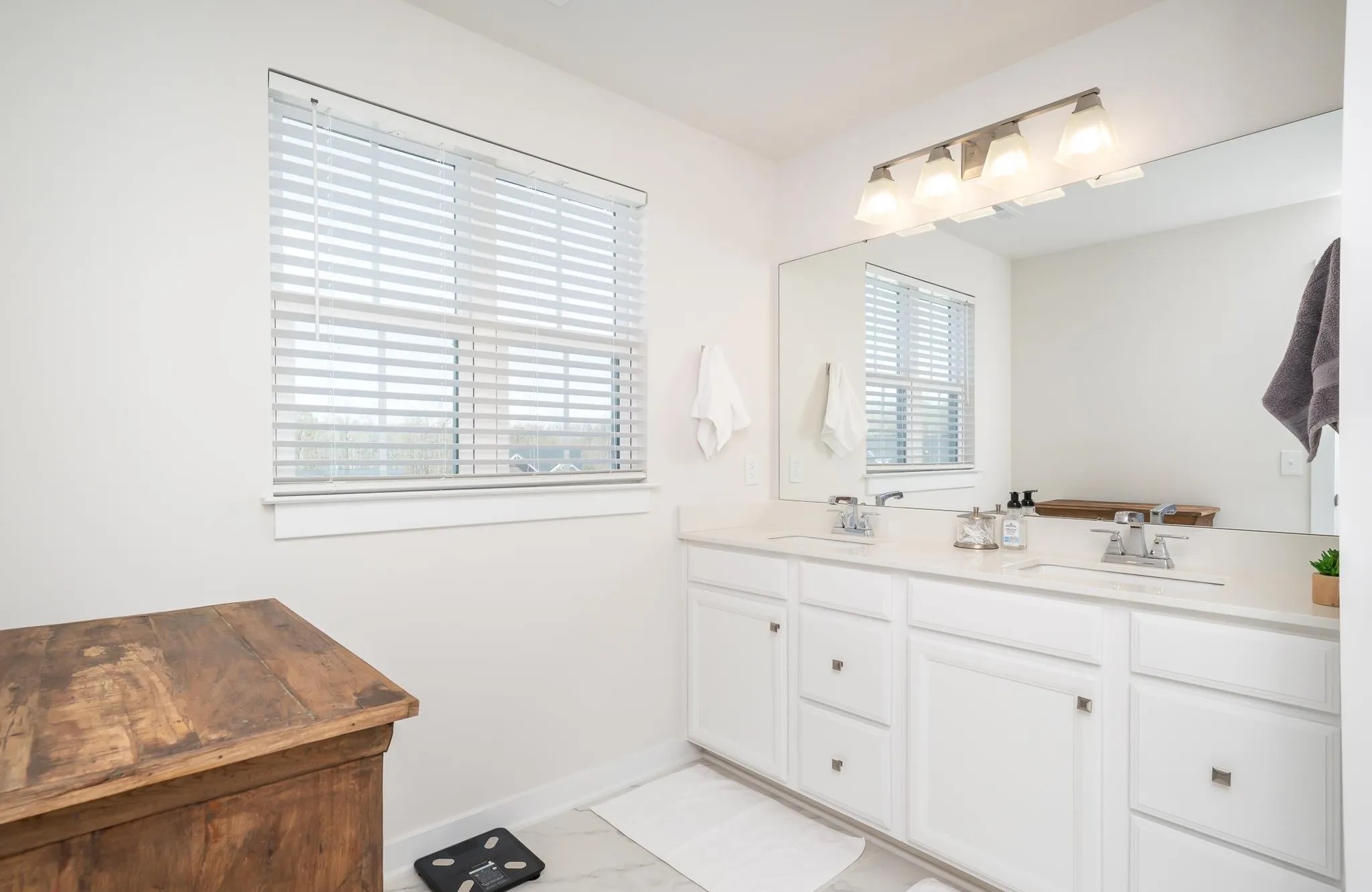 Master Bathroom, view 2 — 515 Spokane dr