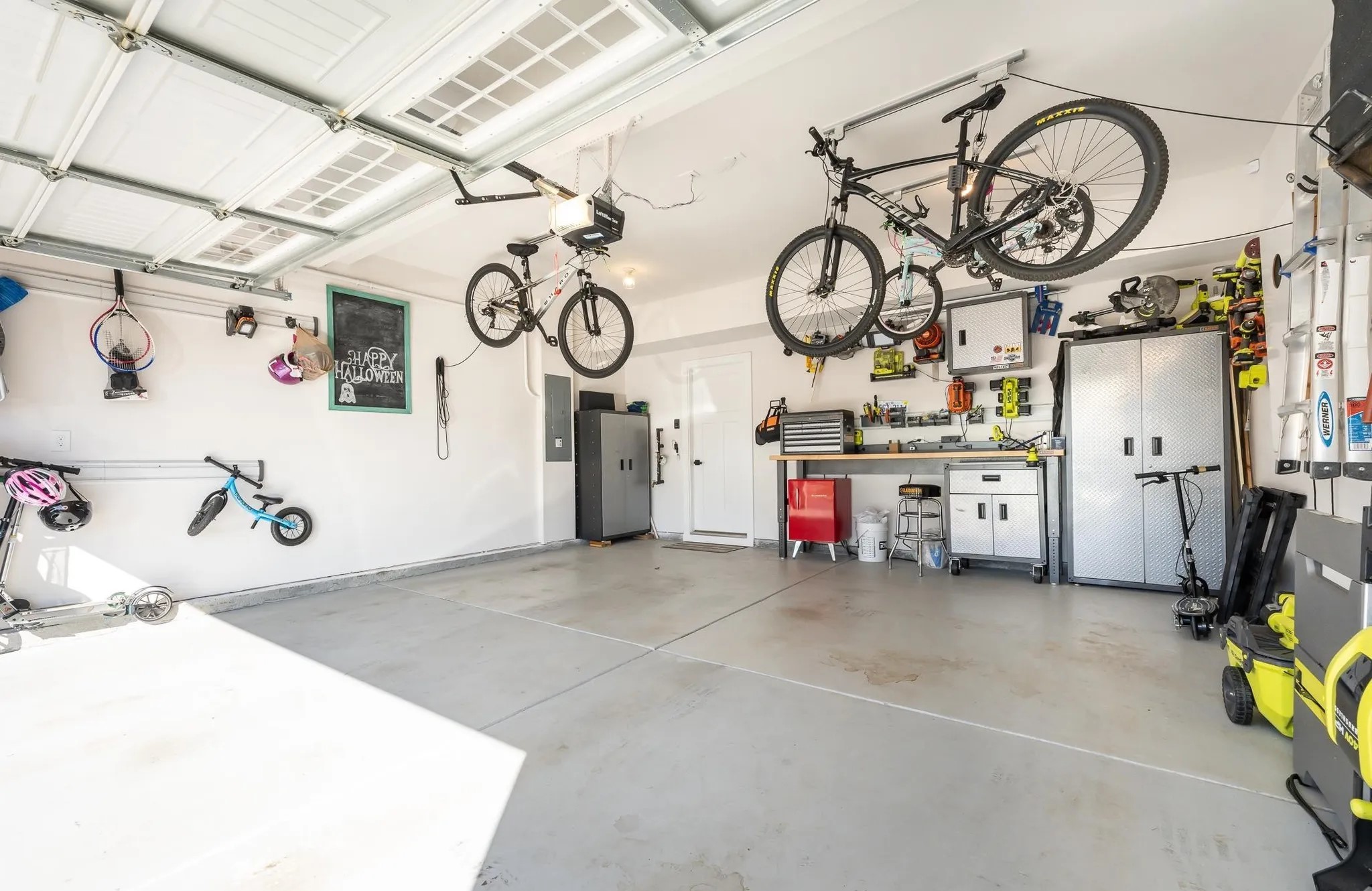 Garage — 515 Spokane dr